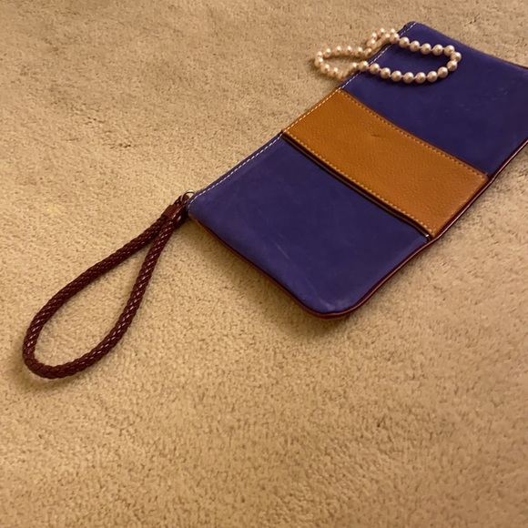 Ann Taylor Loft wristlet ( live love loft) - Picture 2 of 4